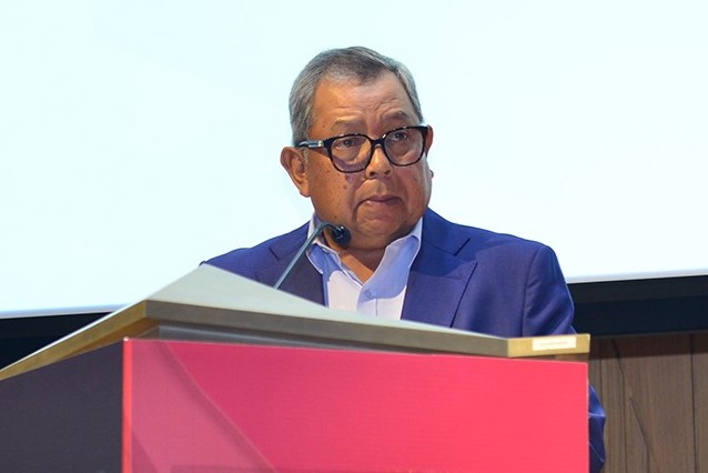 Datuk Seri Dr Awang Adek Hussin