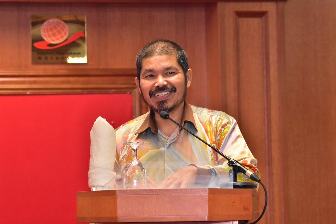 Datuk Seri Dr. Mohd Uzir Mahidin