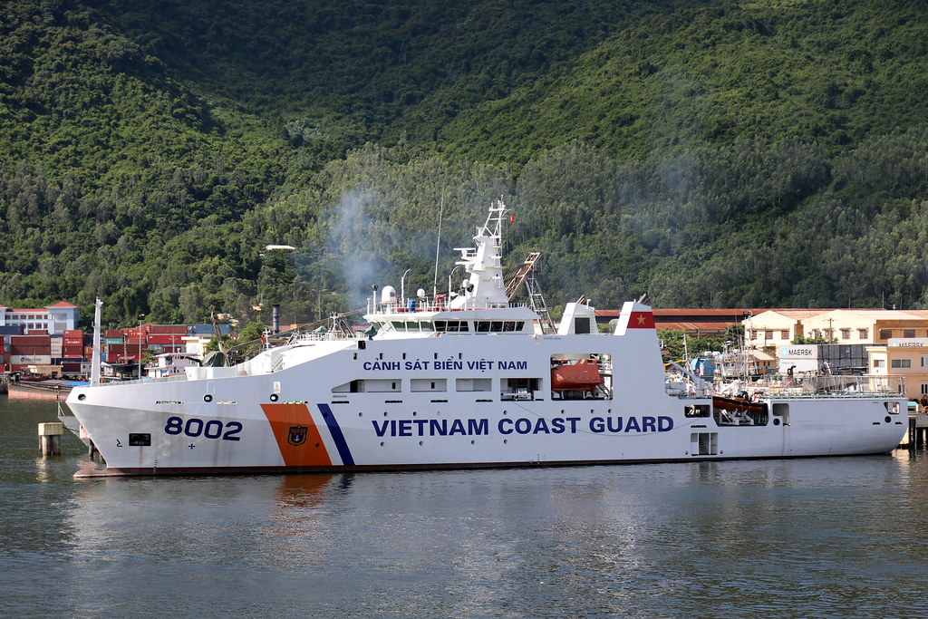 Kapal pengawal pantai Vietnam kelas DN2000 yang dibina oleh syarikat tempatan negara itu berasaskan rekaan Damen 9014 dengan rupa bentuk seperti OPV APMM tetapi bersaiz lebih besar.