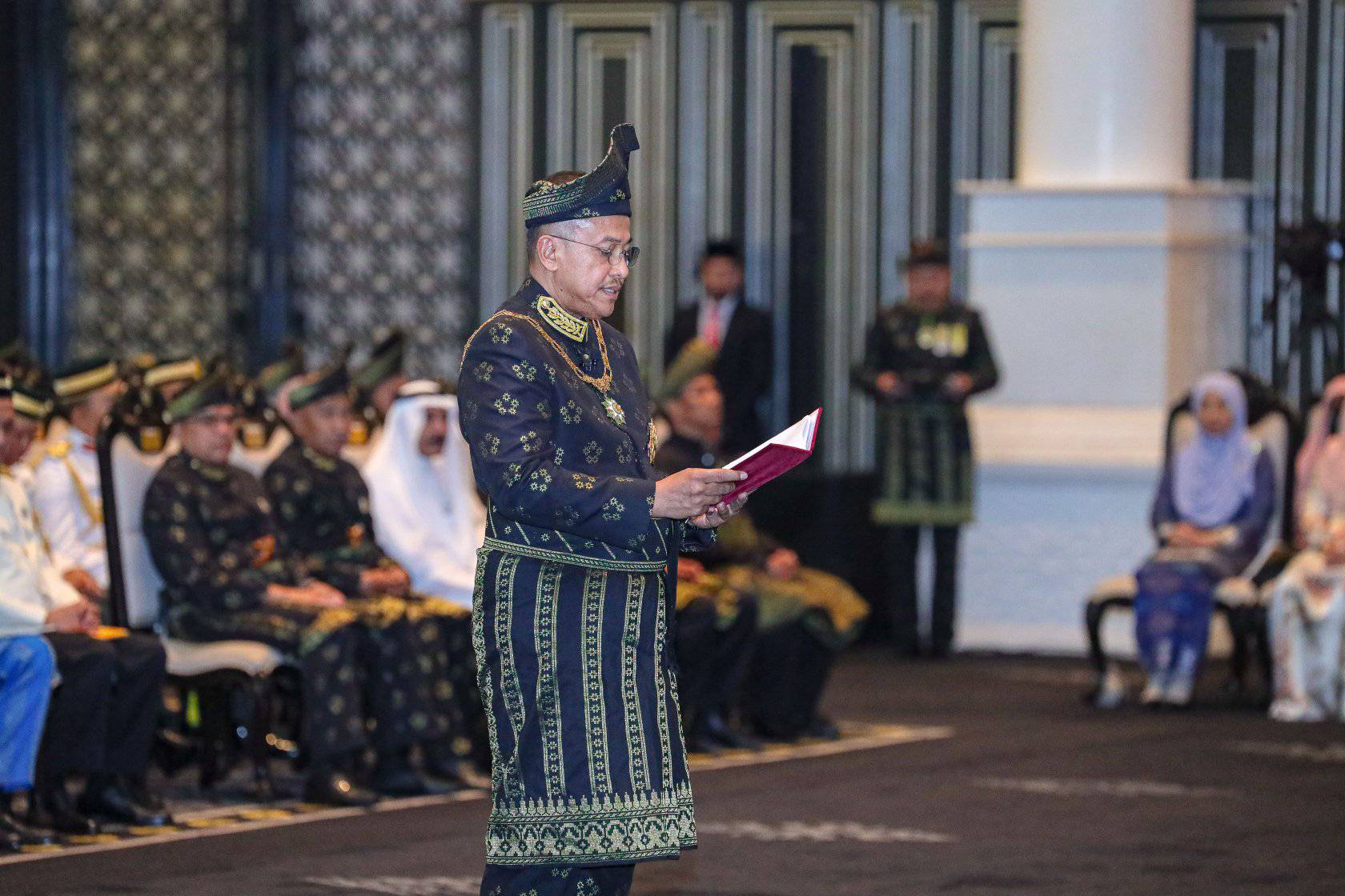 Datuk Seri Dr. Ahmad Samsuri Mokhtar 