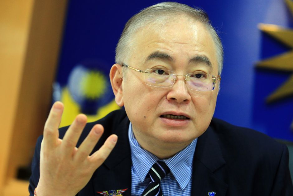 Dr. Wee Ka Siong 