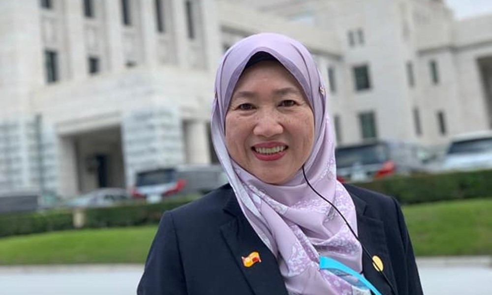 Dr Daroyah Alwi