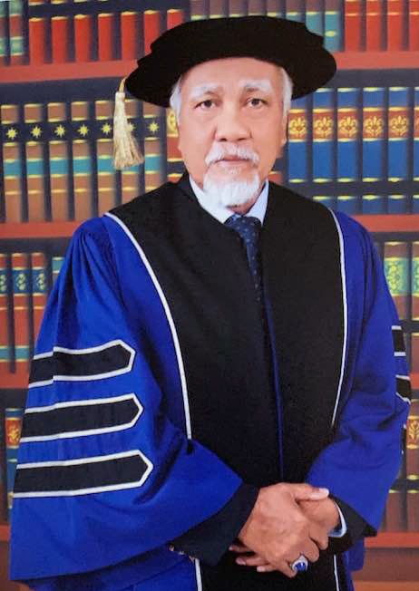 Dr. Hj. Johari Shaari merupakan mantan pensyarah utama di Twintech International University College of Technology