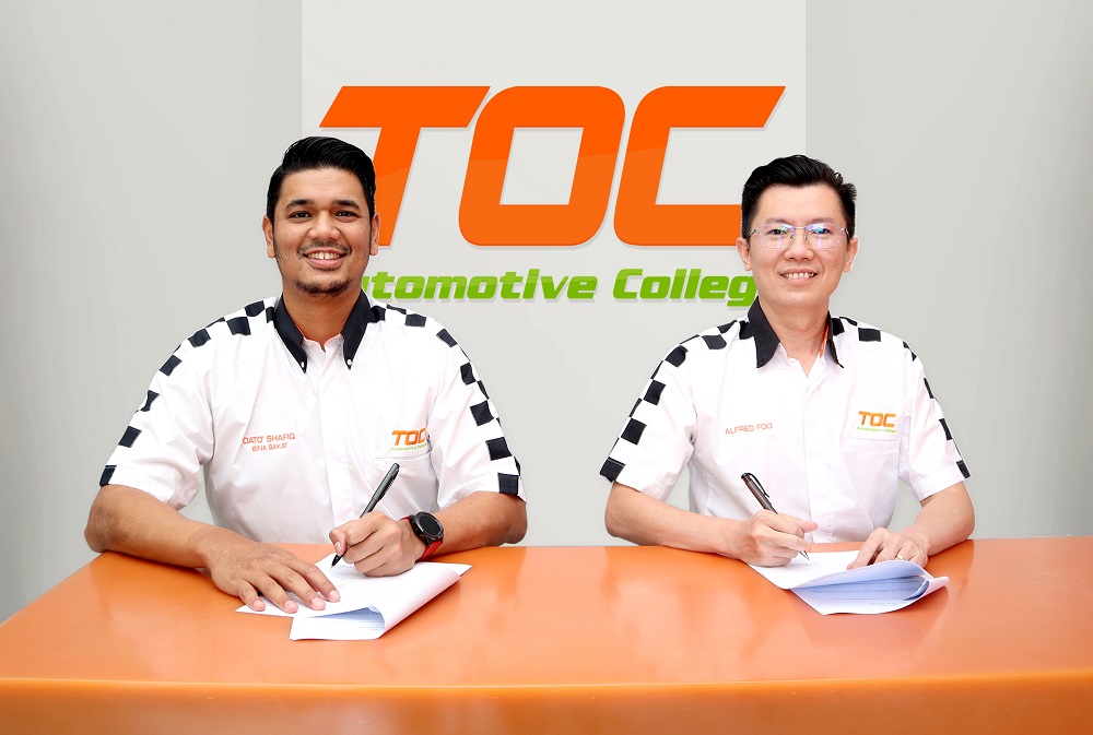 (Dari kiri) Pengarah Eksekutif TOC, Datuk Iqmal Shafiq dan Ketua Pegawai Operasi TOC, Alfred Foo
