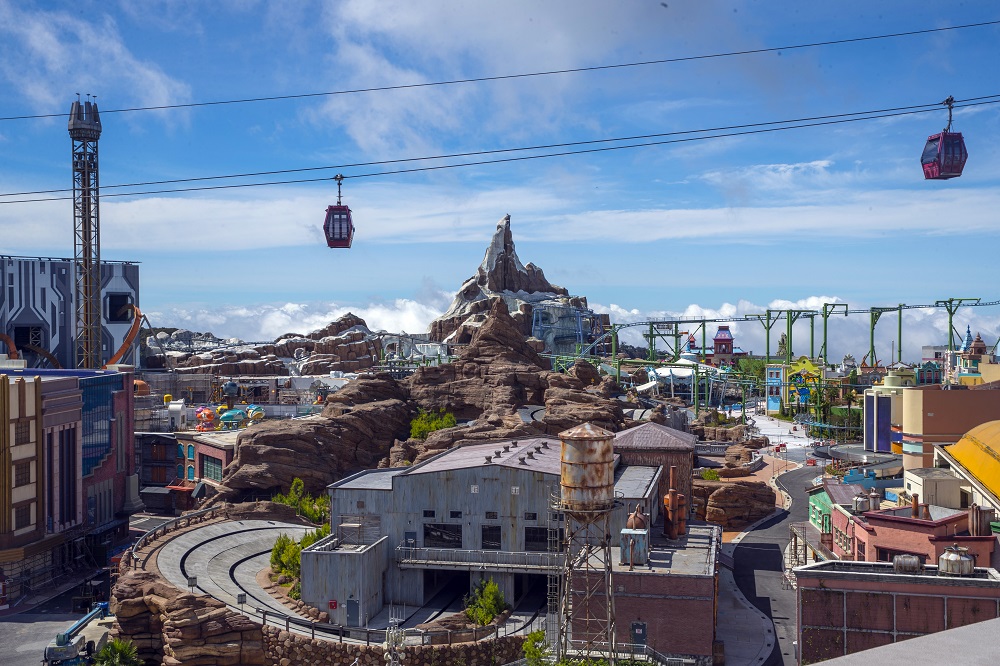 Pemandangan udara Genting SkyWorlds yang memperlihatkan Eagle Mountain dan Mad Ramp Peak.