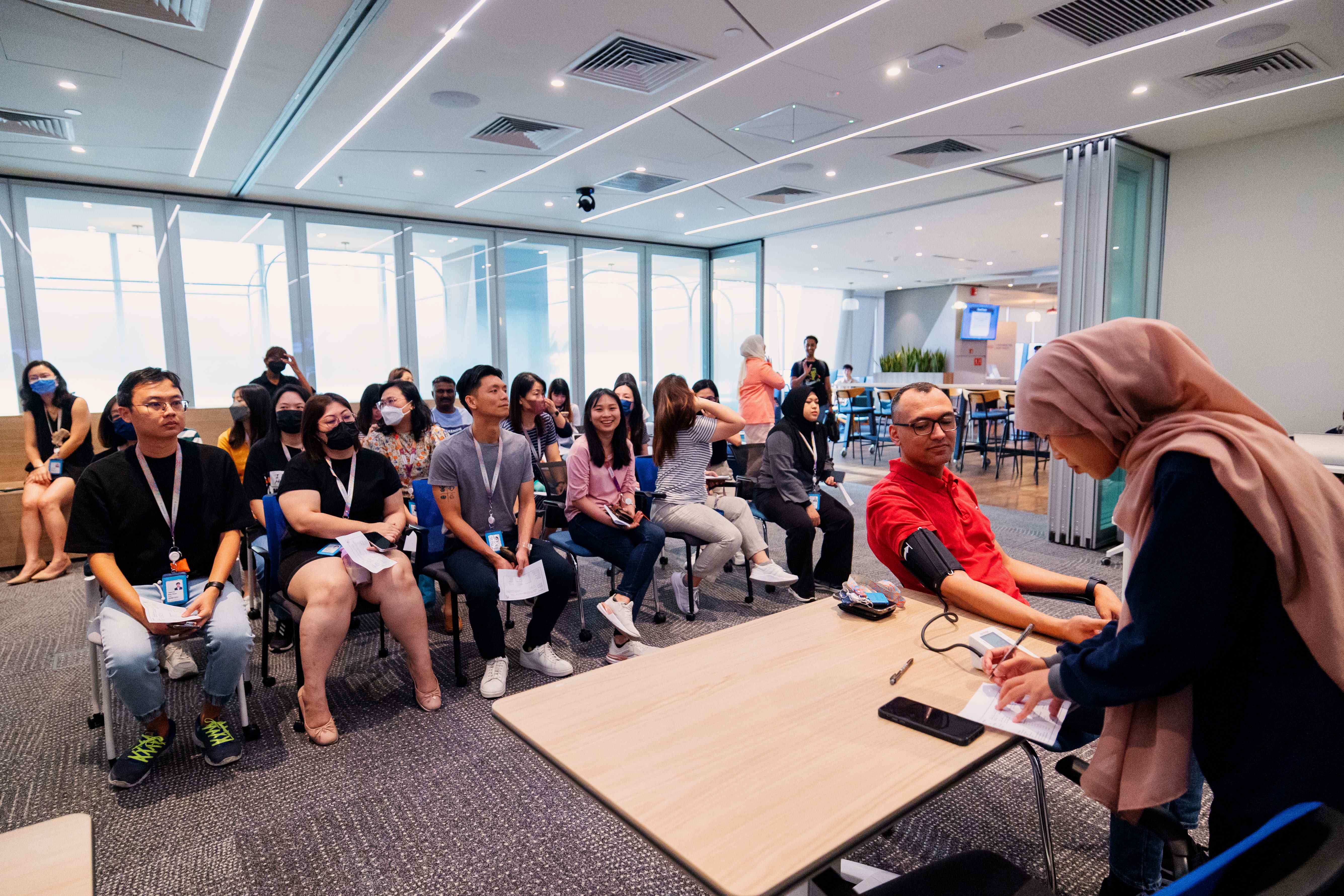 Kakitangan Novartis Malaysia mengambil bahagian dalam aktiviti interaktif, ujian kolesterol dan berikrar untuk kekalkan kesihatan sihat jantung sepanjang September serta sepanjang hayat mereka dengan mengamalkan diet dan gaya hidup sihat.