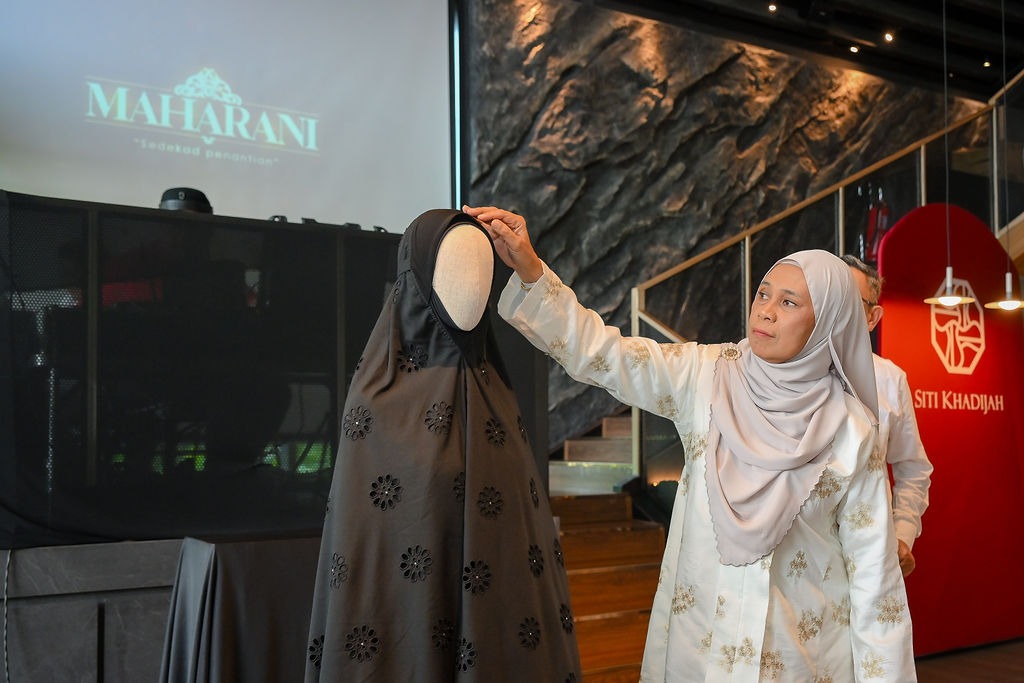 Majlis pelancaran telekung Maharani