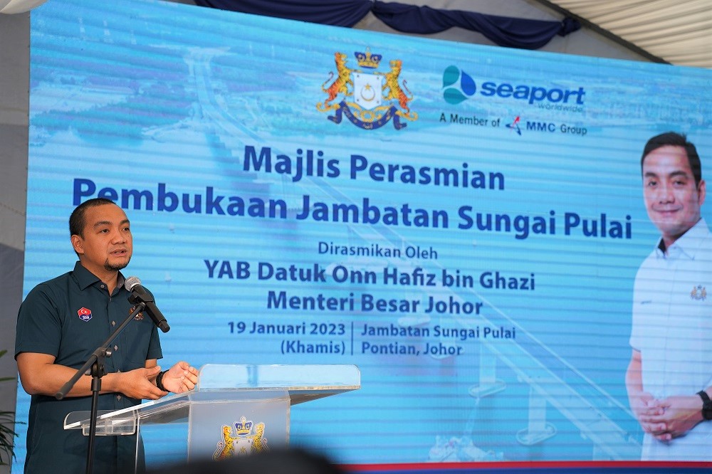Datuk Onn Hafiz Ghazi merasmikan Jambatan Sungai Pulai