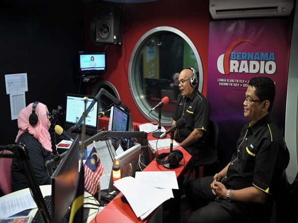 bernama radio