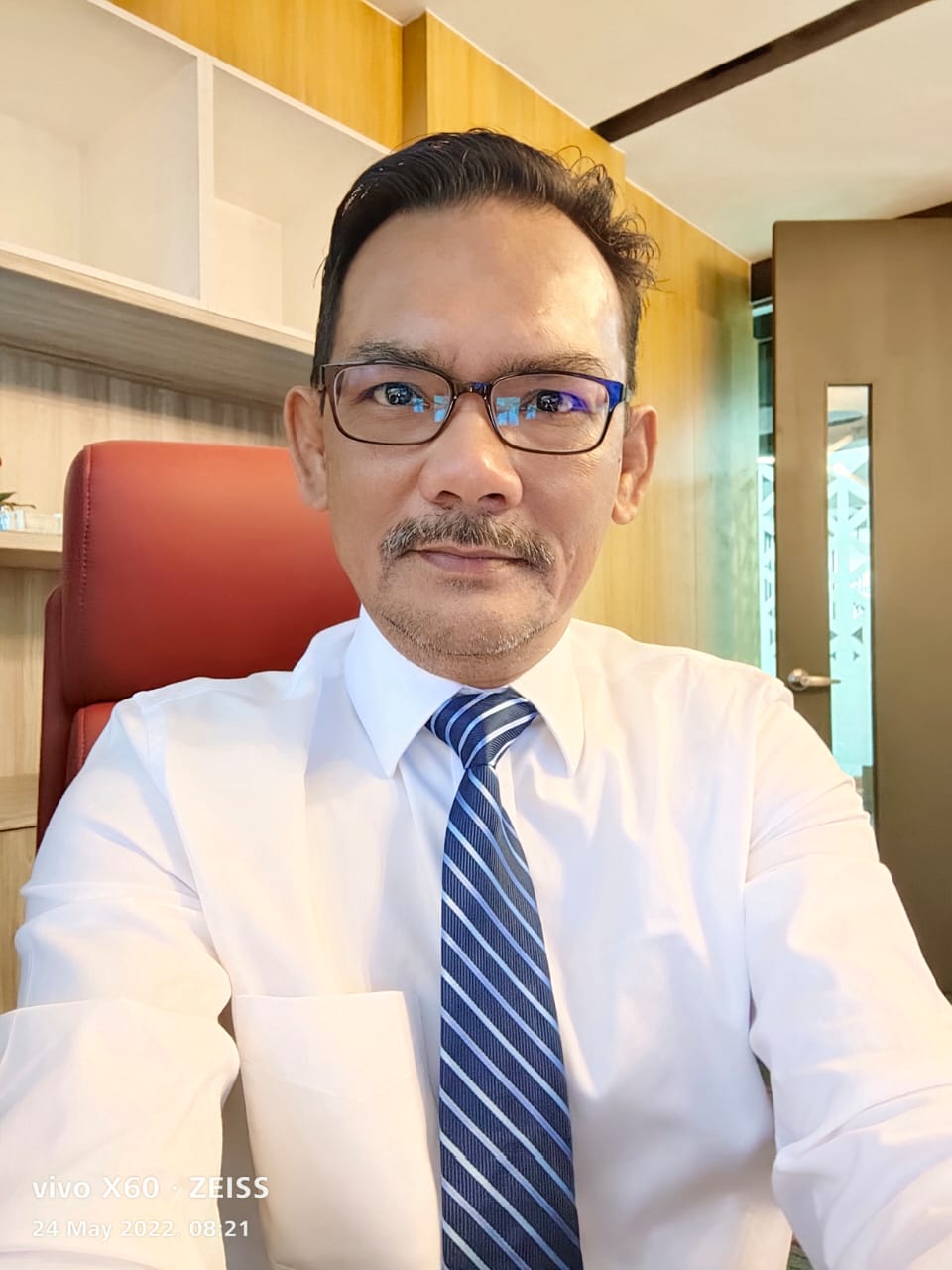 azlan idris