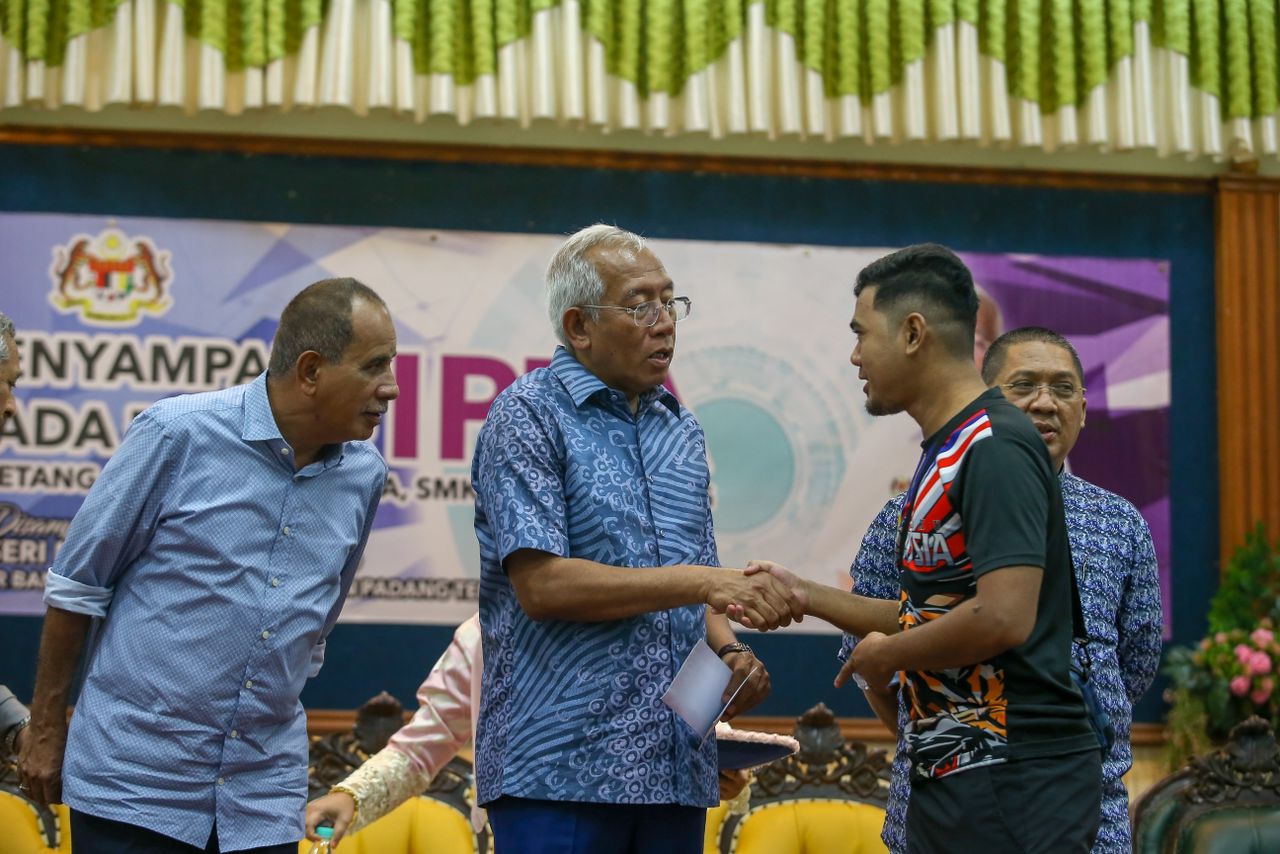 mahdzir khalid