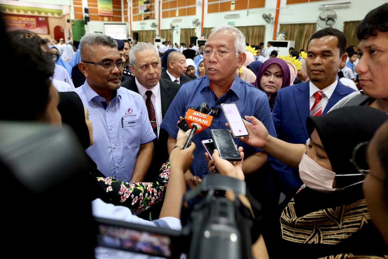 mahdzir khalid