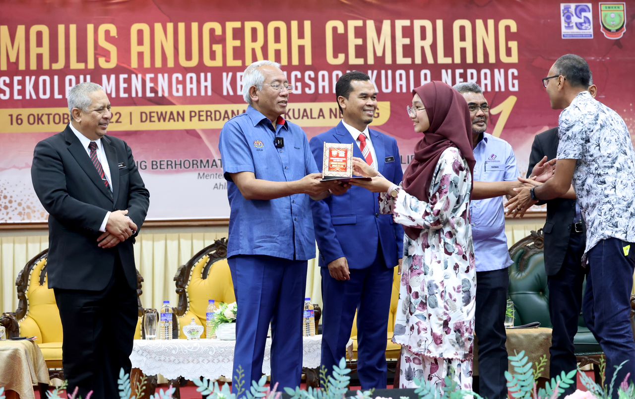 mahdzir khalid