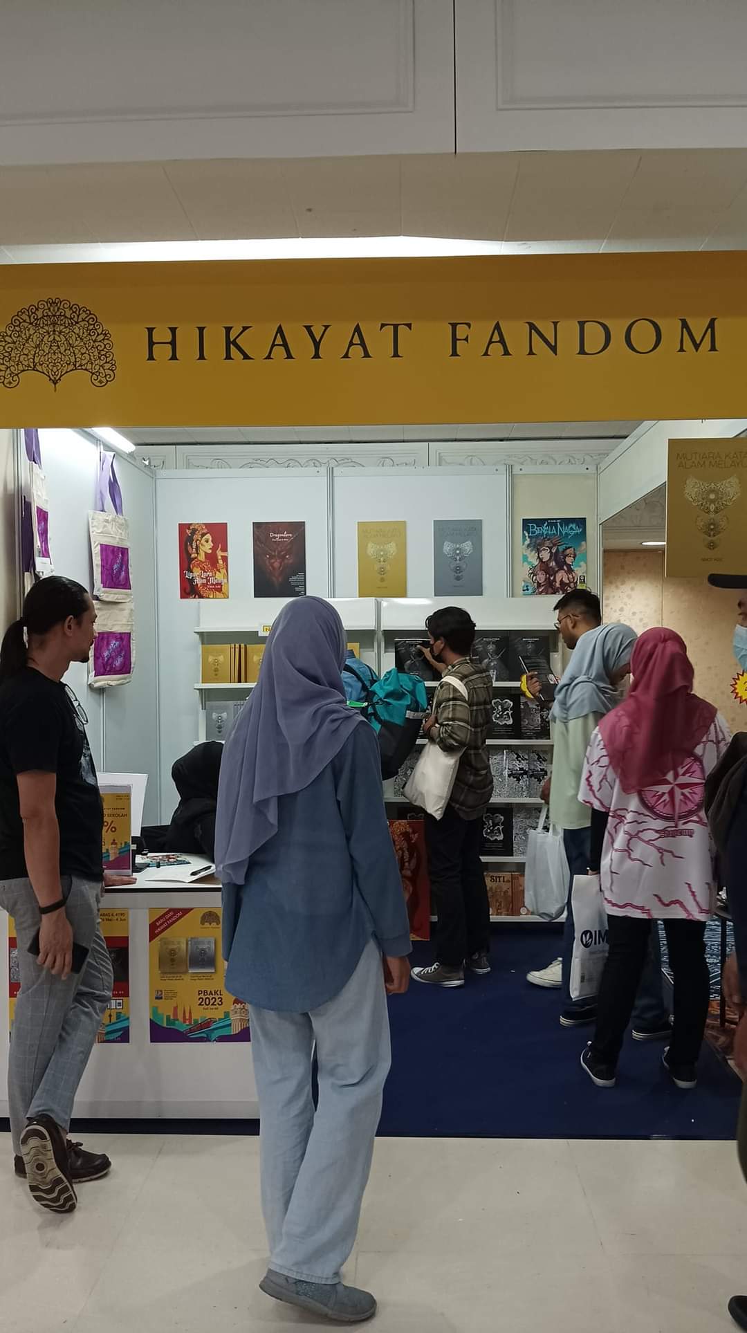 ninot aziz