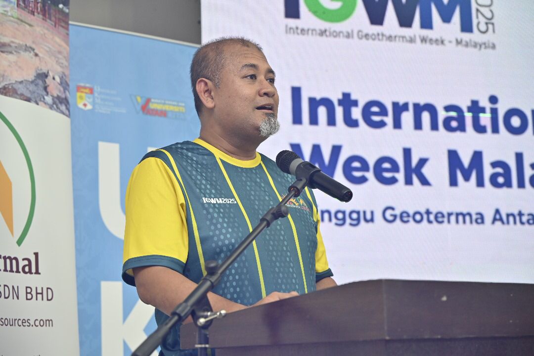  Prof. Sr. Ts. Dr. Adi Irfan Che Ani