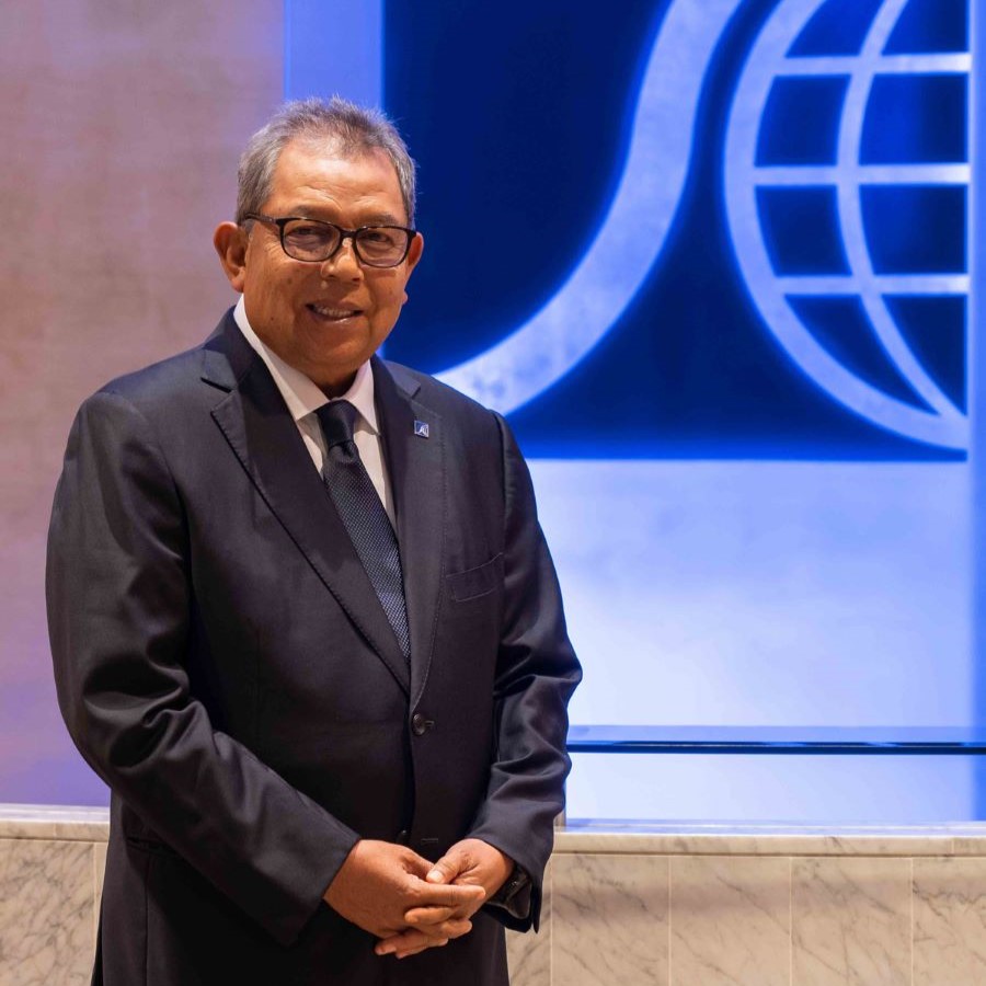 Datuk Seri Dr Awang Adek Hussin