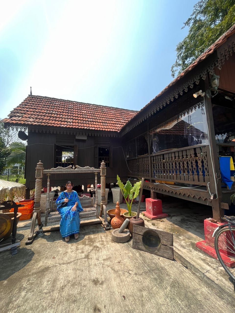 ninot aziz