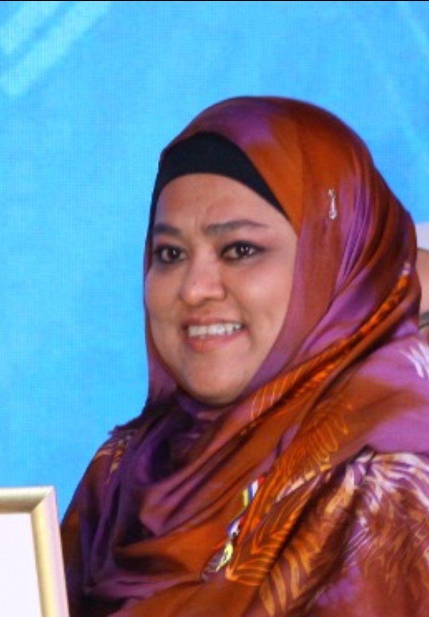 Prof. Madya Dr. Siti Suriawati Isa