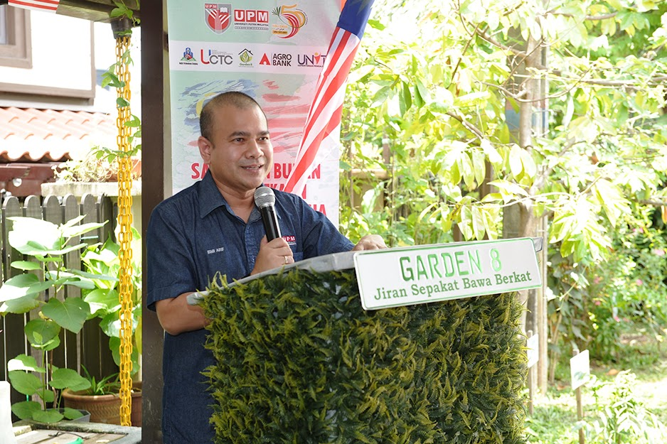 Profesor Dr. Ismi Arif Ismail