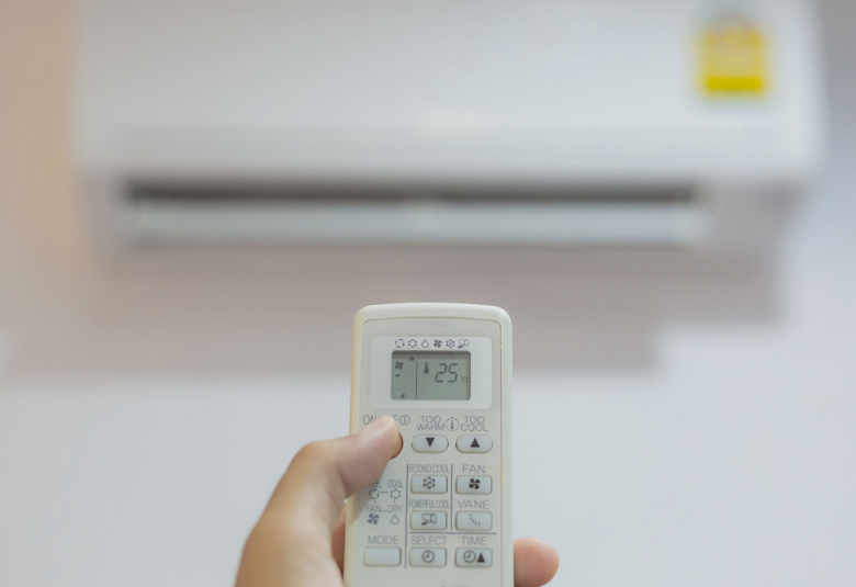 Tenaga Nasional Berhad (TNB) menyaran pengguna kediaman untuk mengamalkan penggunaan elektrik secara berhemah sepanjang tempoh cuaca agak panas.