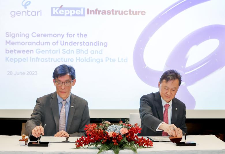 Ketua Pegawai Boleh Diperbaharui Gentari, Low Kian Min dan Pengarah Urusan Keppel Infrastructure Holdings Pte Ltd, Tan Boon Leng menandatangani MoU tersebut semasa persidangan Energy Asia di Kuala Lumpur baru-baru ini.