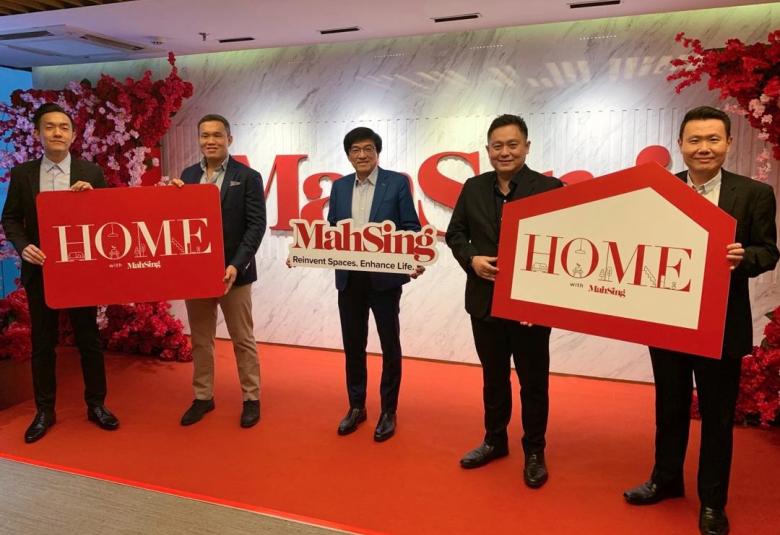  Pengurusan kanan Mah Sing ketika pelancaran rasmi Kempen ‘Home With Mah Sing’ yang bermula pada 11 Januari 2021.