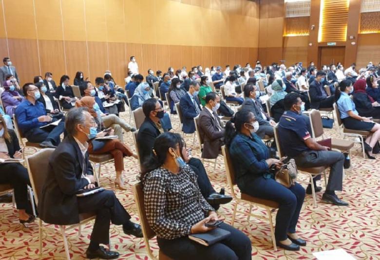 OVER 150 participants who are manufacturers attended the session, aimed at boosting manufacturers' awareness on labour standards compliance.