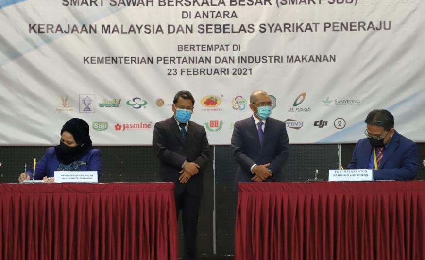Majlis memeterai Memorandum Persefahaman (MoU) antara MAFI dan syarikat peneraju di Dewan Serbaguna Wisma Tani Putrajaya, hari ini. 