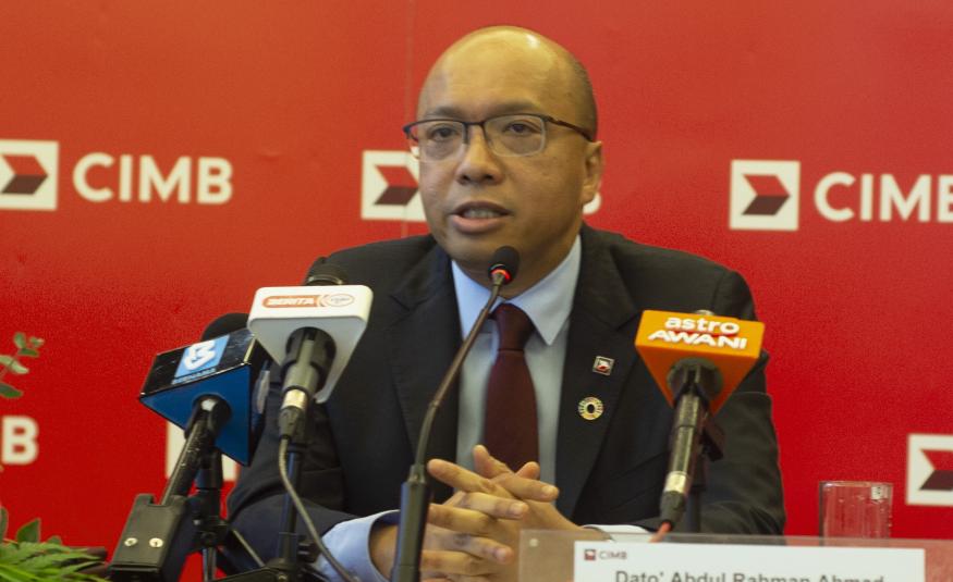 Datuk Abdul Rahman Ahmad mengumumkan keputusan kewangan CIMB bagi FY23 di Menara CIMB pada 29 Februari 2024.