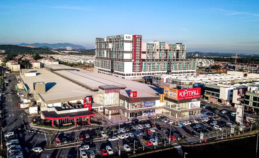 KIPMall Kota Warisan terletak di Sepang kini di bawah portfolio KIP REIT.