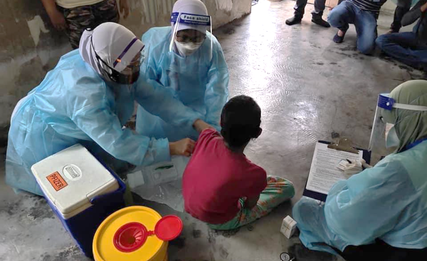 Program Vaksinasi Outreach Hospital Orang Asli Gombak dengan kerjasama PKD Hulu Langat di Kg. Orang Asli Padang Sg.Chongkak, Kg. Orang Asli Gabai dan Kg. Orang Asli Donglai Baru, Hulu Langat.