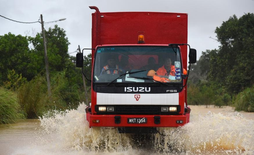 TNB telah mengerakkan set janakuasa bergerak dan set janakuasa mudah alih bagi memberi bekalan kepada 20 pusat pemindahan banjir di Pahang, berikutan penutupan sementara 55 pencawang elektrik di beberapa daerah di negeri itu.