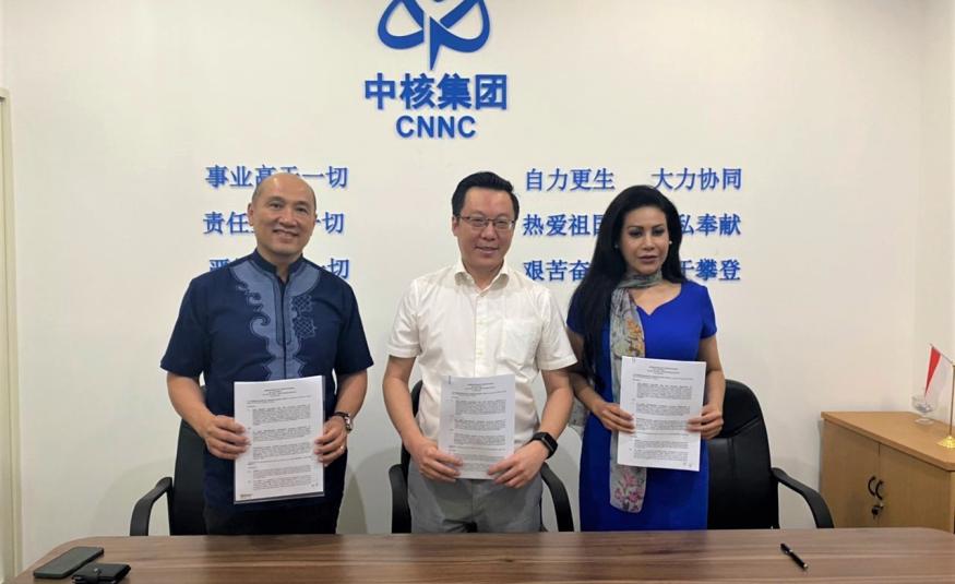 (Dari kiri) Datuk Lai Keng Onn, Presiden Pengarah PT CNEC, Wu Xi Nan dan Ketua Pengarah Eksekutif Transcend Global Limited, Sharifah Azzuwati Syed Mohamad