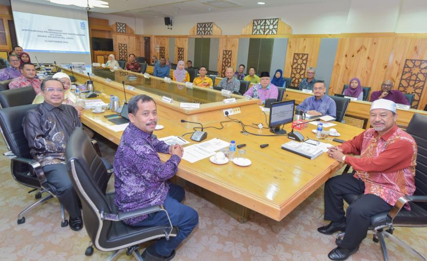 Datuk Mohd Nassuruddin Daud (kanan) di mesyuarat Jawatankuasa Pelaksanaan dan Penyelarasan (ICC)