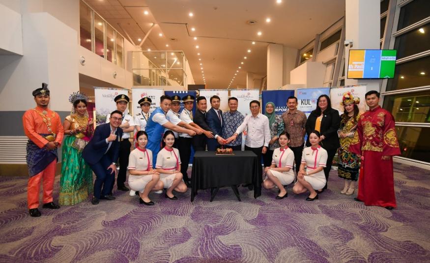 Majlis sambutan penerbangan sulung Loong Air di KLIA Sepang baru-baru ini