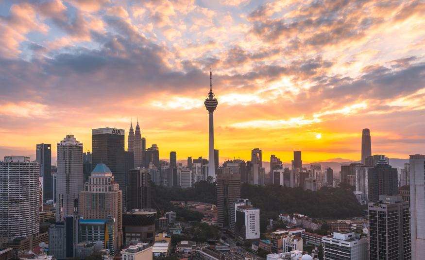 Standard Chartered mengunjurkan KDNK Malaysia meningkat kepada 4.8 peratus pada 2024. /Gambar hiasan Facebook Dewan Bandaraya Kuala Lumpur.